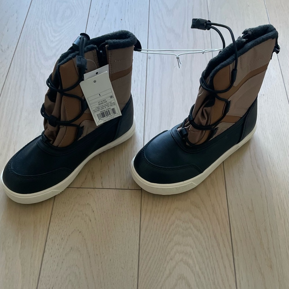 CAT & JACK WINTER / SNOW BOOTS - YOUTH SIZE 1 - NTW🔥🔥